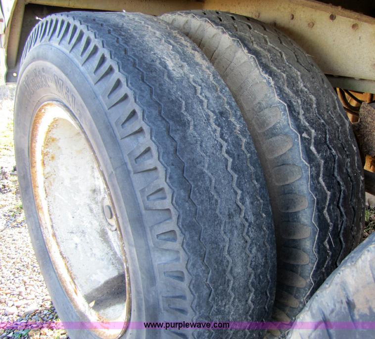 image for item 8366 1978 Merritt cattle trailer