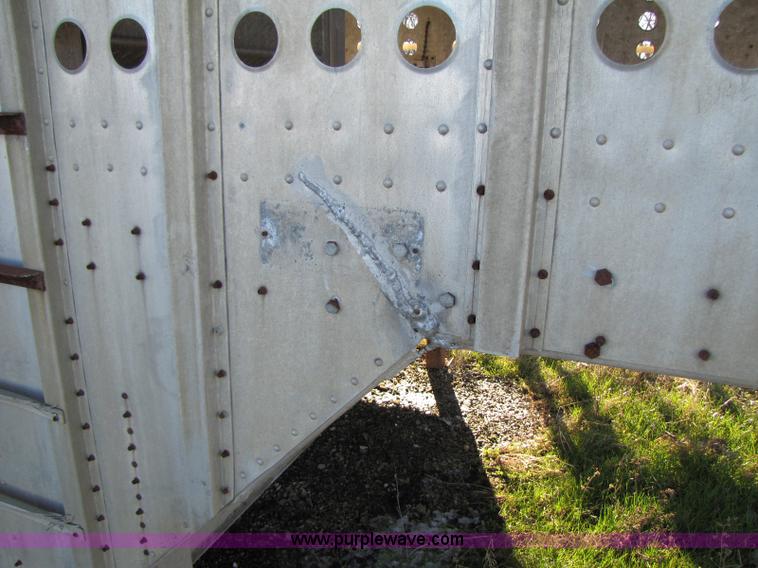 image for item 8366 1978 Merritt cattle trailer