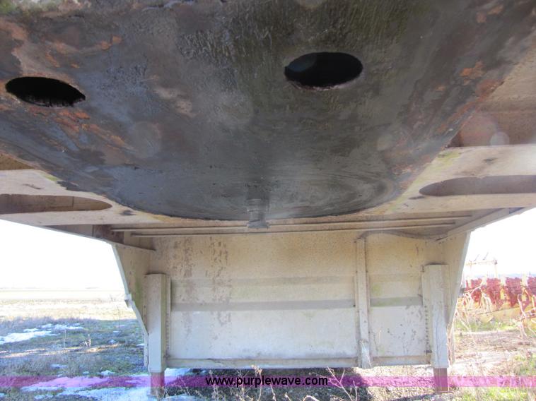 image for item 8366 1978 Merritt cattle trailer