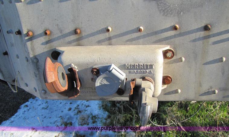 image for item 8366 1978 Merritt cattle trailer