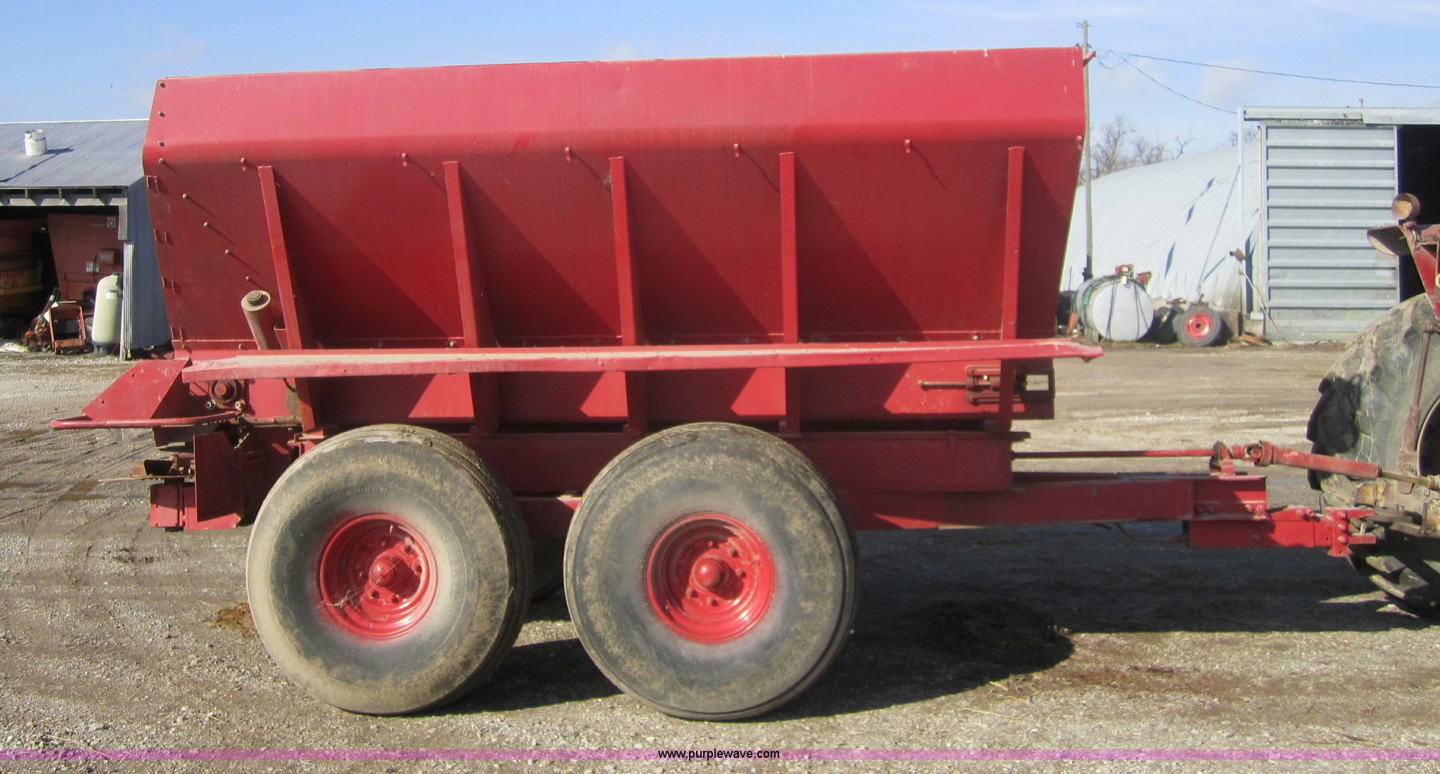 New Leader six ton dry box fertilizer spreader in Chanute, KS Item