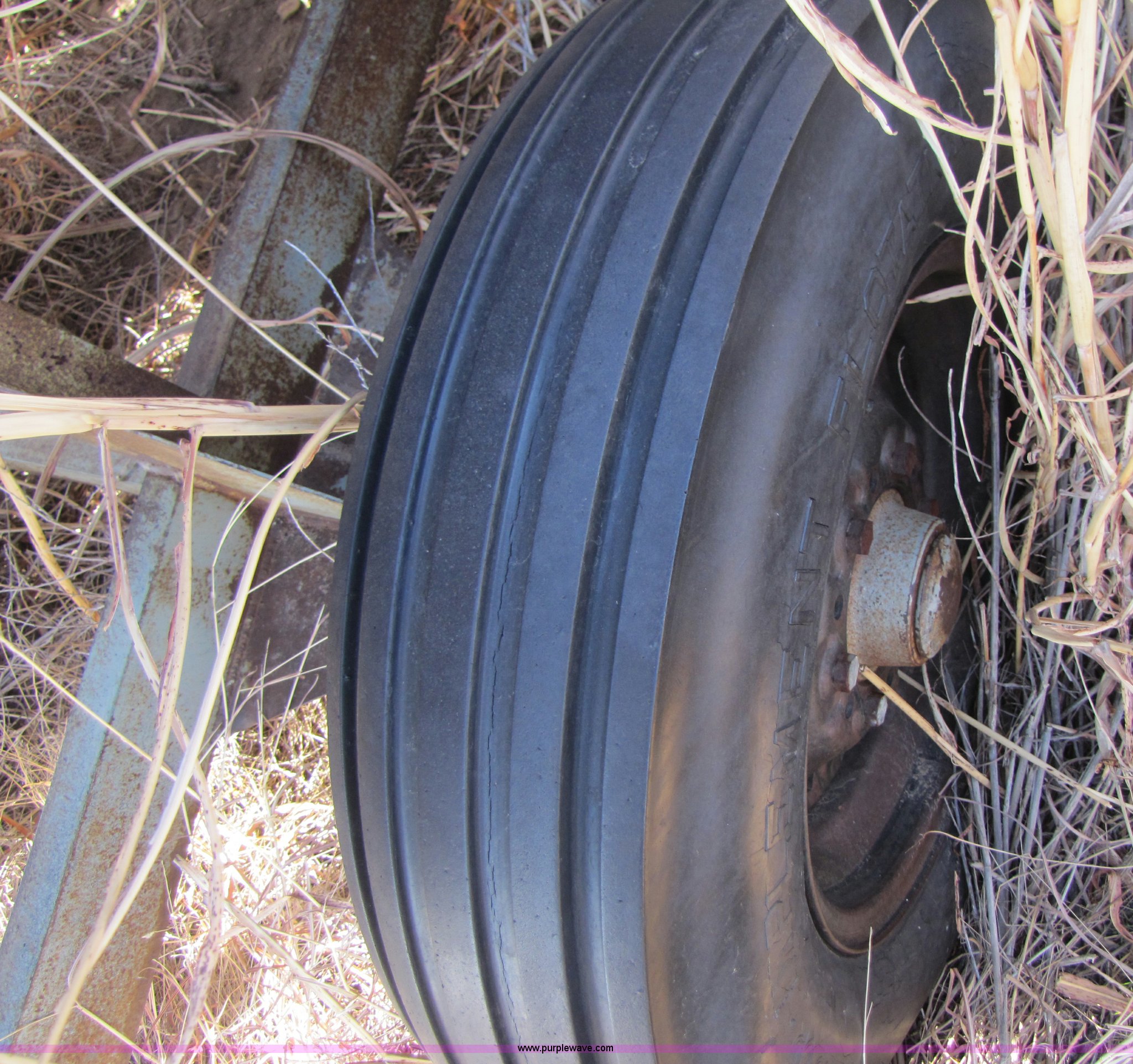 Davis feed mixer in Hooker, OK Item 3559 sold Purple Wave