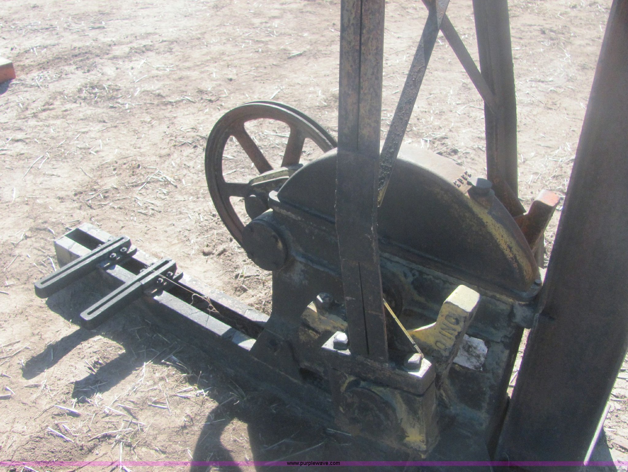 Jensen mini pump jack in Pratt, KS Item 6846 sold Purple Wave