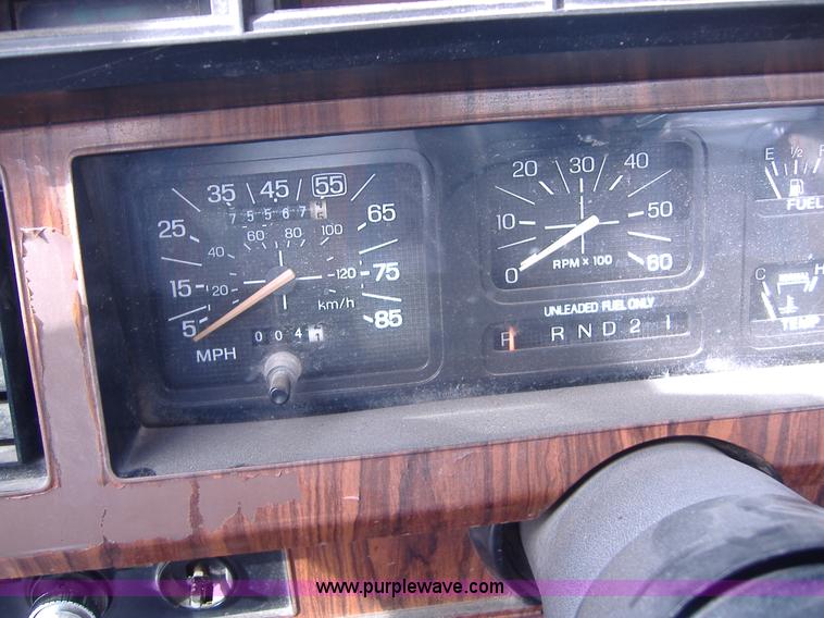 image for item 1001 1982 Ford F150 pickup truck