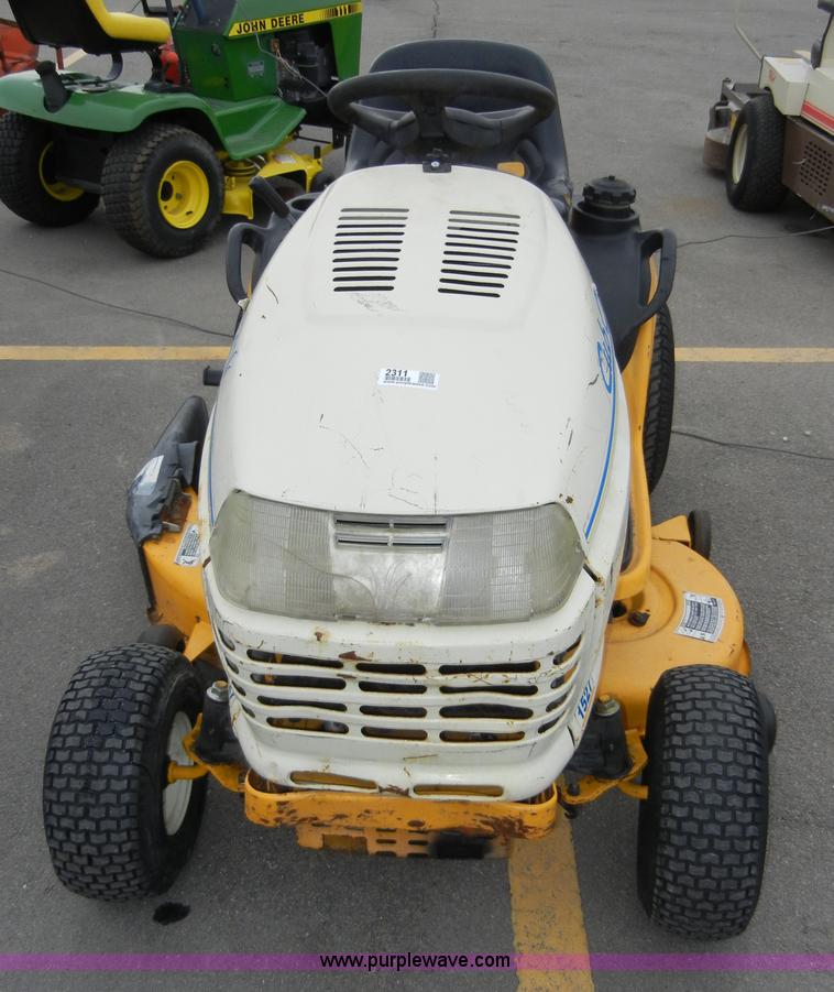 image for item 1337 Cub Cadet 1527 lawn tractor