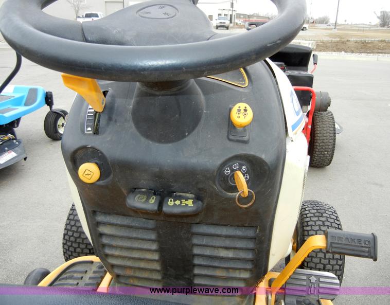 image for item 1337 Cub Cadet 1527 lawn tractor