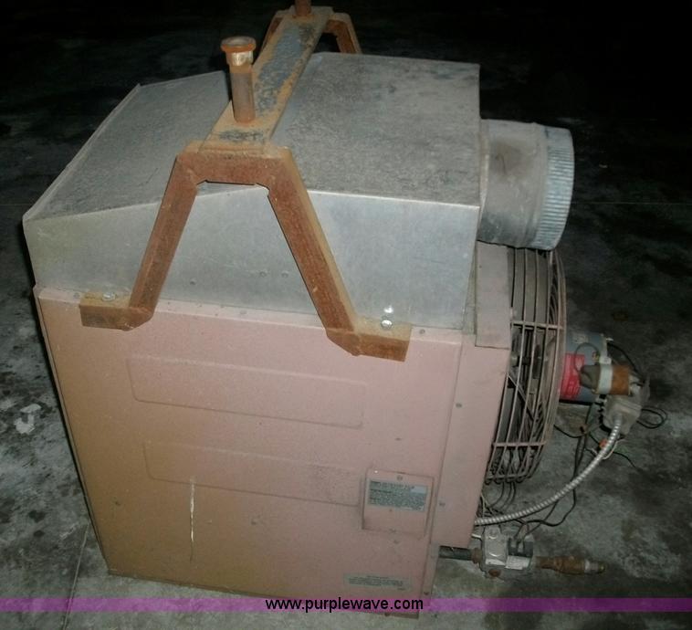 image for item 1901 ITT Reznor XL-200-3 natural gas heater