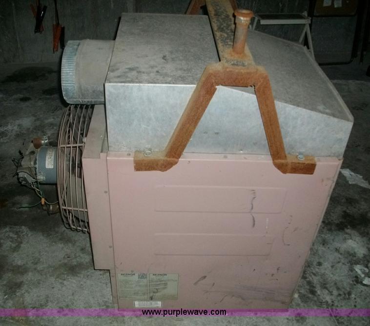 image for item 1901 ITT Reznor XL-200-3 natural gas heater