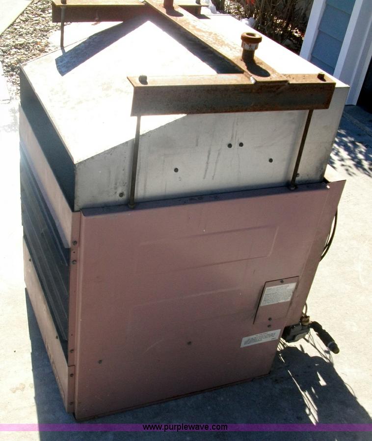 image for item 1902 ITT Reznor XL-225-3 natural gas heater