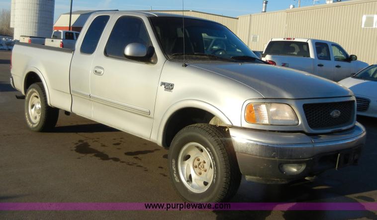 image for item 2134 2001 Ford F150 XLT pickup truck