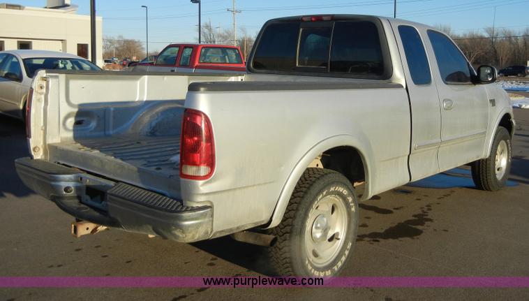 image for item 2134 2001 Ford F150 XLT pickup truck