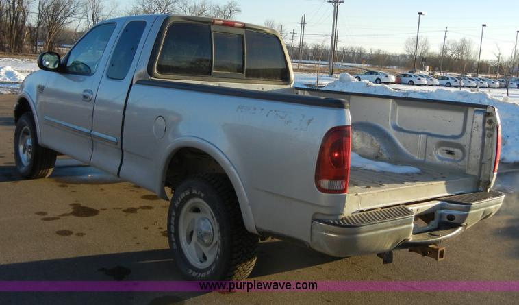 image for item 2134 2001 Ford F150 XLT pickup truck