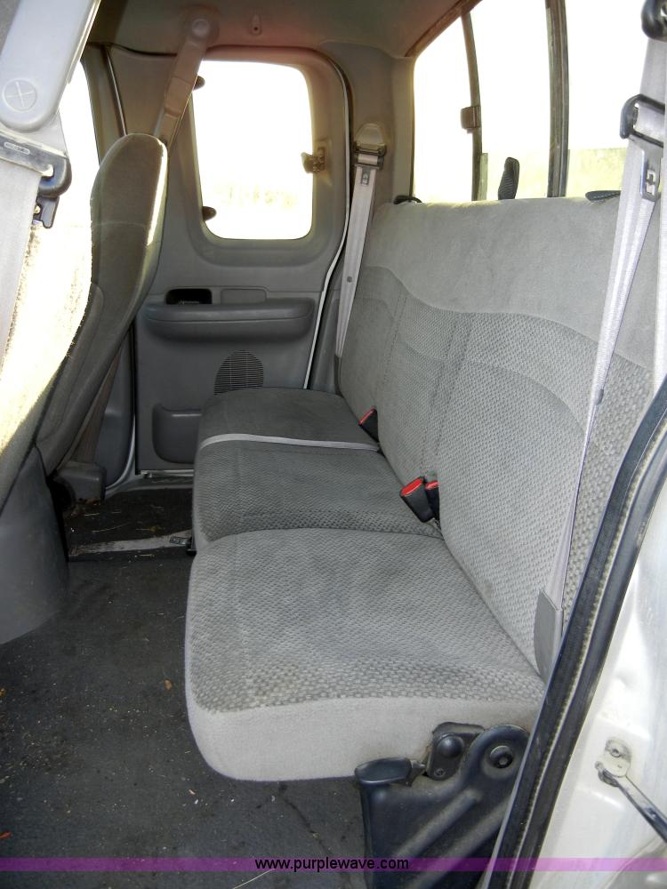 image for item 2134 2001 Ford F150 XLT pickup truck