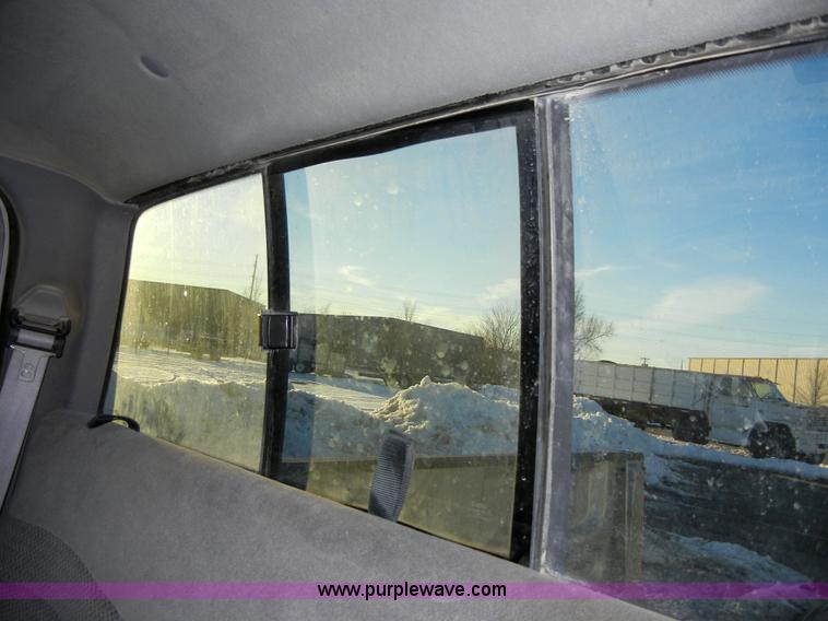 image for item 2134 2001 Ford F150 XLT pickup truck