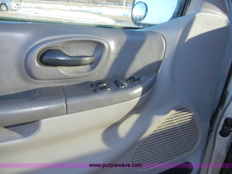 image for item 2134 2001 Ford F150 XLT pickup truck