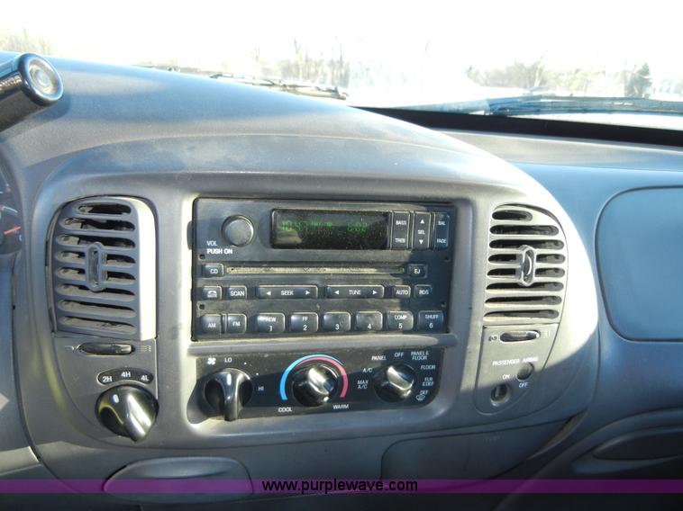 image for item 2134 2001 Ford F150 XLT pickup truck