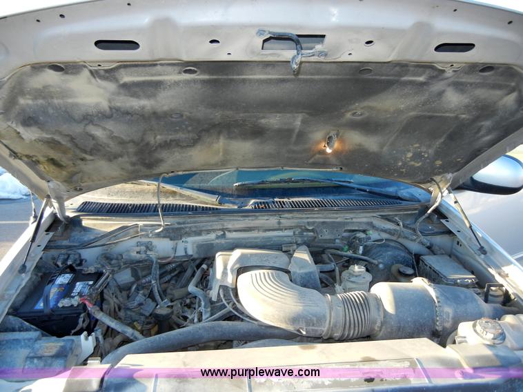 image for item 2134 2001 Ford F150 XLT pickup truck