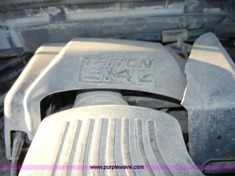 image for item 2134 2001 Ford F150 XLT pickup truck