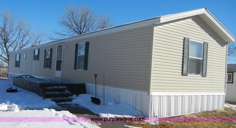 image for item 2139 2003 Skyline Fairview 76' modular home