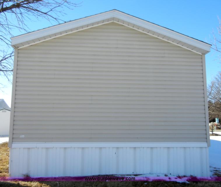 image for item 2139 2003 Skyline Fairview 76' modular home