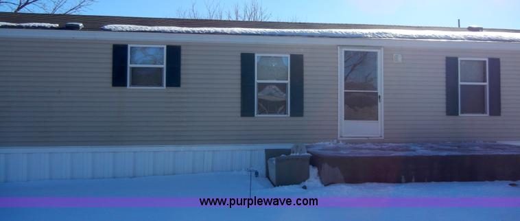 image for item 2139 2003 Skyline Fairview 76' modular home