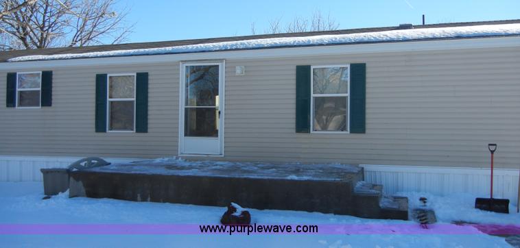 image for item 2139 2003 Skyline Fairview 76' modular home