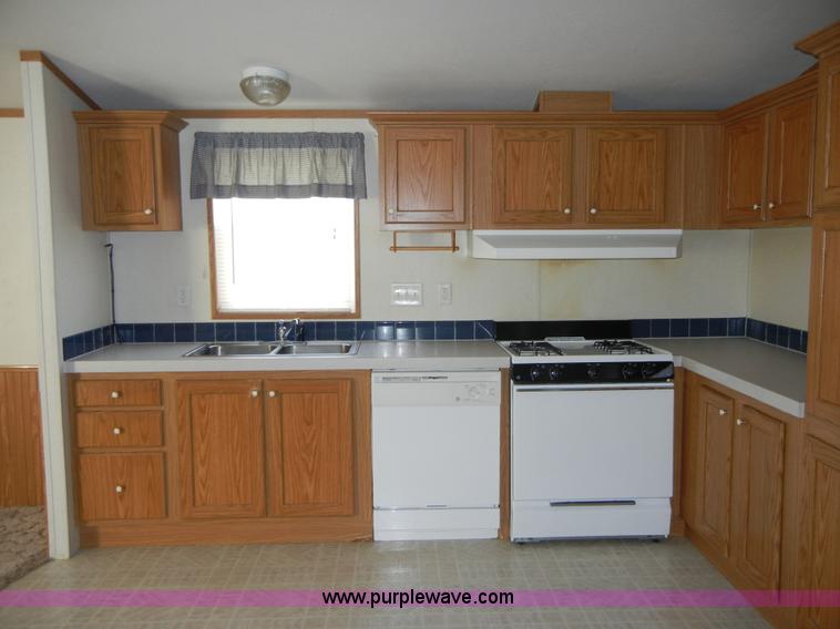 image for item 2139 2003 Skyline Fairview 76' modular home