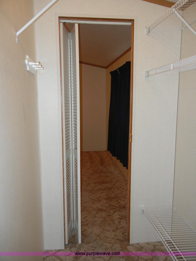 image for item 2139 2003 Skyline Fairview 76' modular home