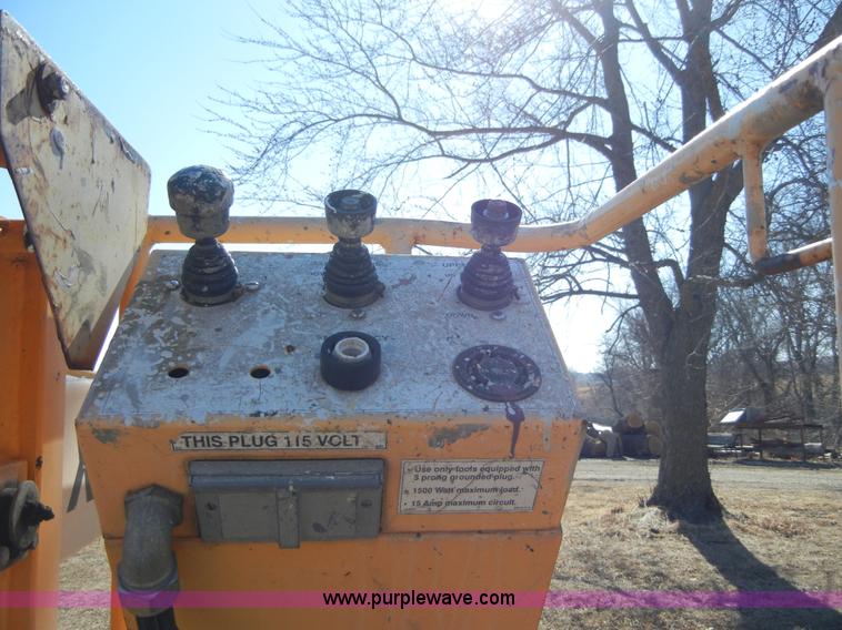 image for item 2278 Workforce XLB-4725A Bil-Jax lift