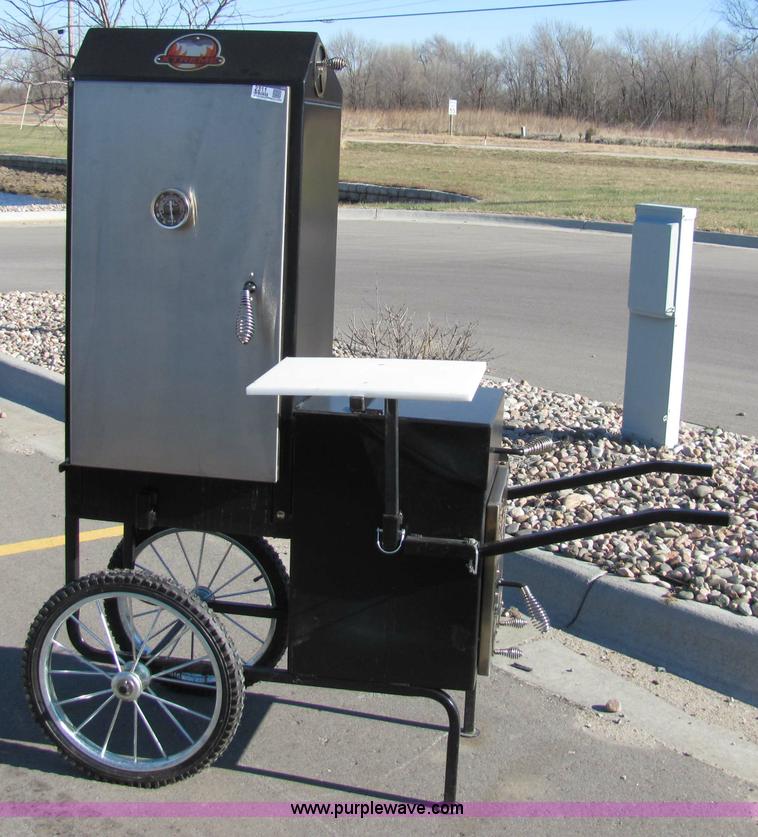 image for item 2311 Upright portable xtreme smoker and grill