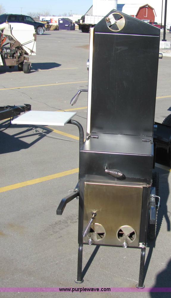 image for item 2311 Upright portable xtreme smoker and grill