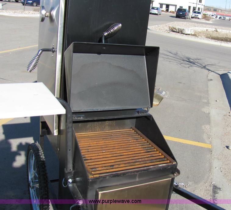 image for item 2311 Upright portable xtreme smoker and grill