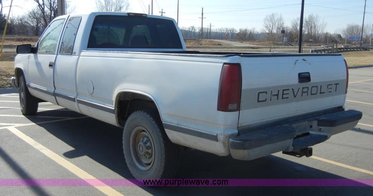 image for item 2375 1997 Chevrolet Silverado 2500 pickup truck