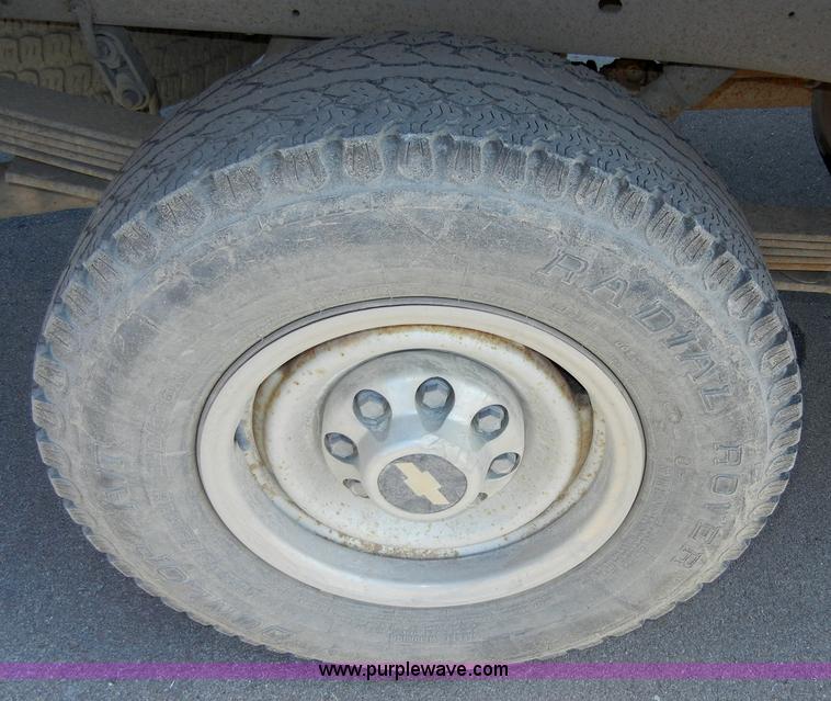 image for item 2375 1997 Chevrolet Silverado 2500 pickup truck