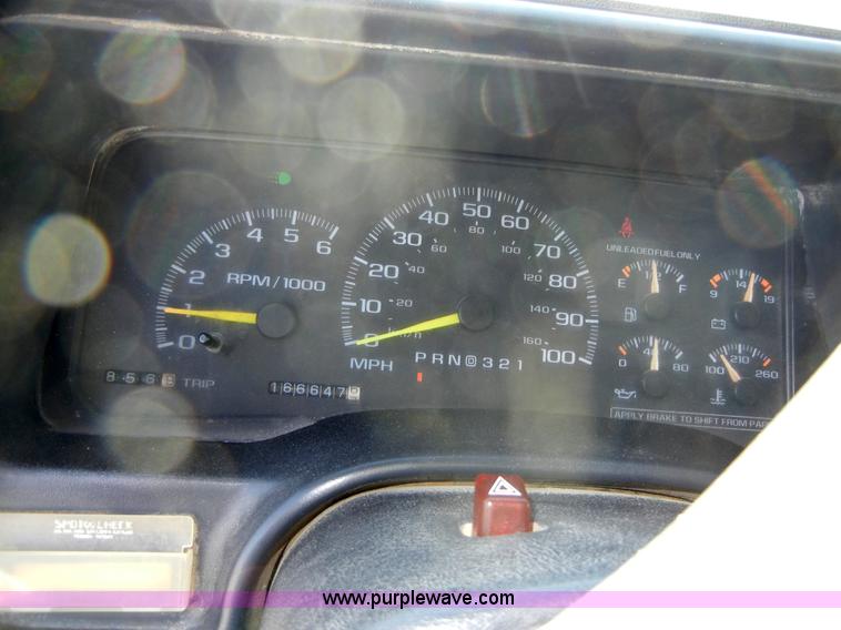 image for item 2375 1997 Chevrolet Silverado 2500 pickup truck