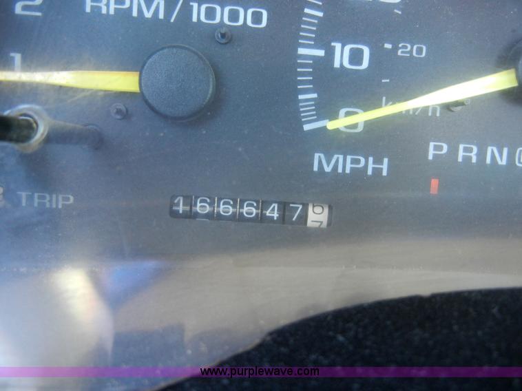 image for item 2375 1997 Chevrolet Silverado 2500 pickup truck