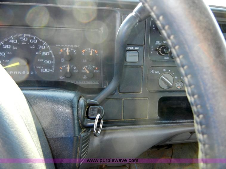 image for item 2375 1997 Chevrolet Silverado 2500 pickup truck