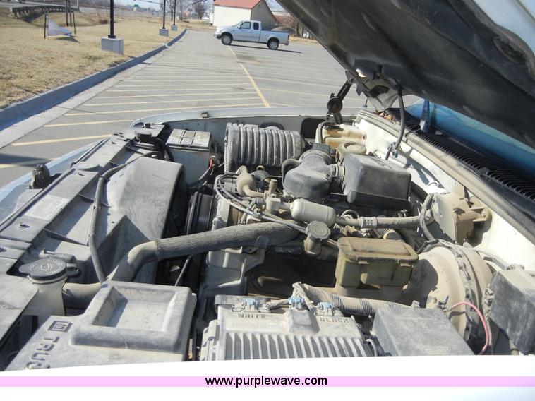 image for item 2375 1997 Chevrolet Silverado 2500 pickup truck