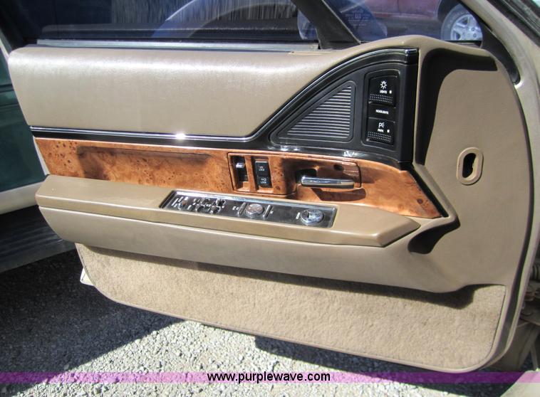 image for item 2966 1995 Buick LeSabre Custom