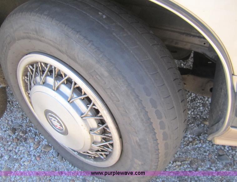 image for item 2966 1995 Buick LeSabre Custom
