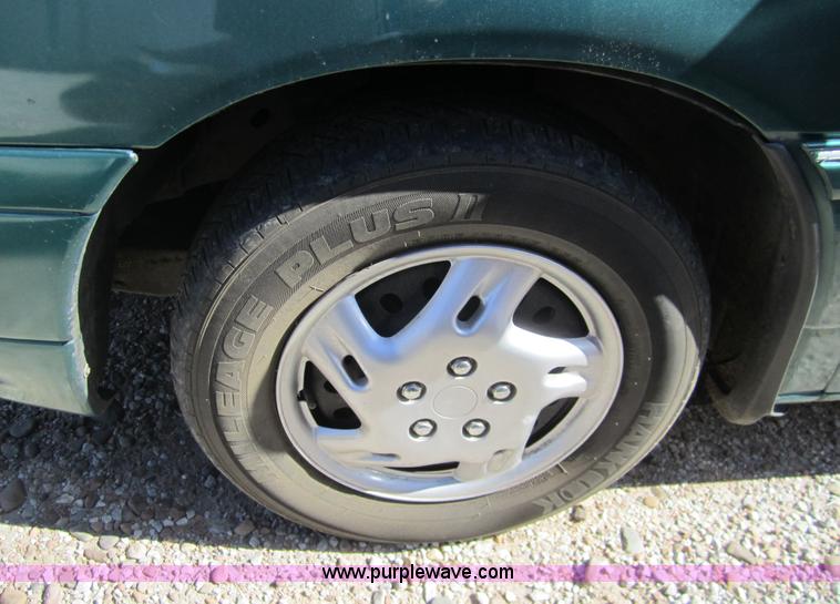 image for item 2968 1996 Ford Windstar GL mini-van