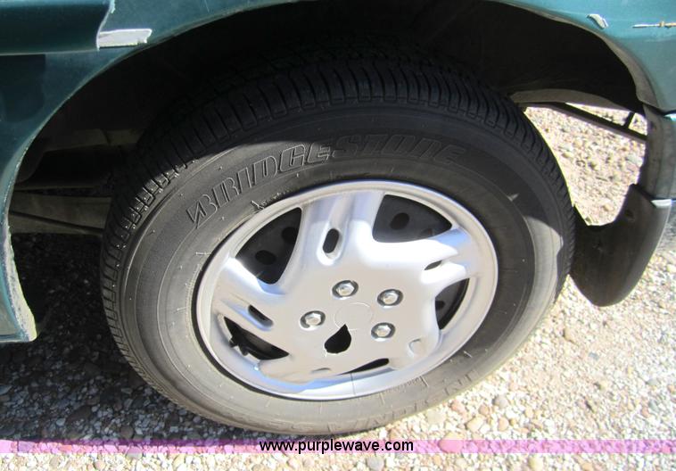 image for item 2968 1996 Ford Windstar GL mini-van