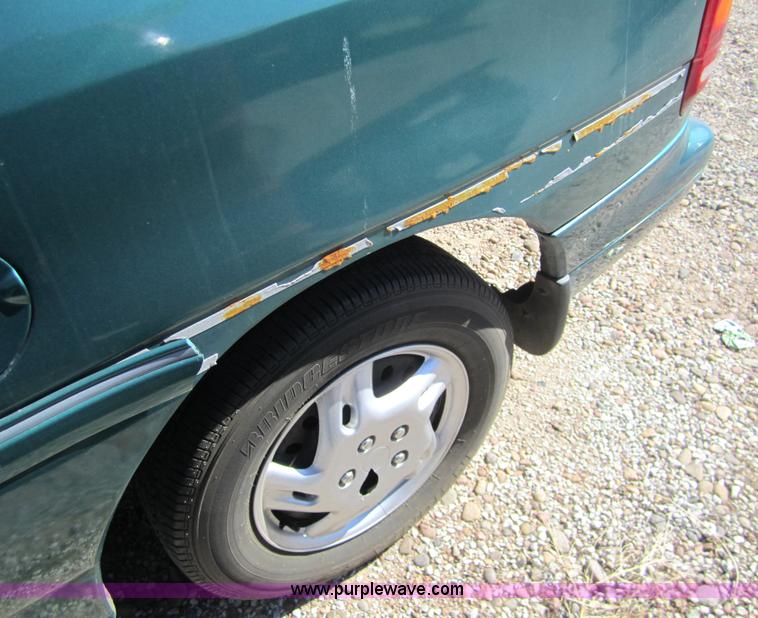 image for item 2968 1996 Ford Windstar GL mini-van