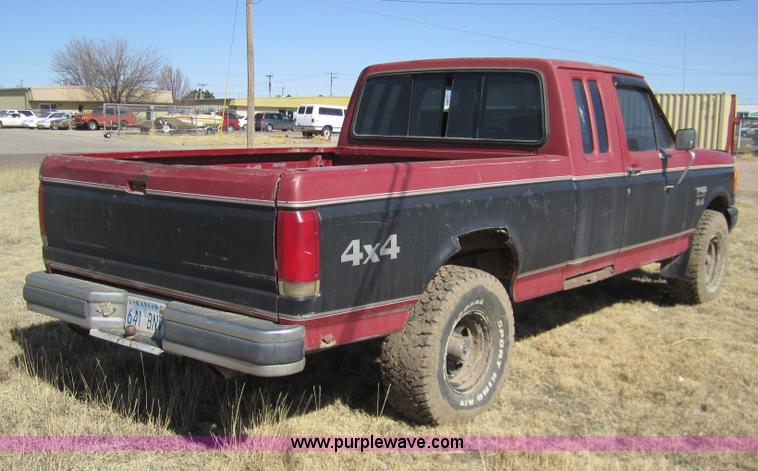 image for item 2969 1988 Ford F150 Custom extended cab pickup truck