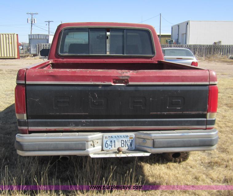 image for item 2969 1988 Ford F150 Custom extended cab pickup truck
