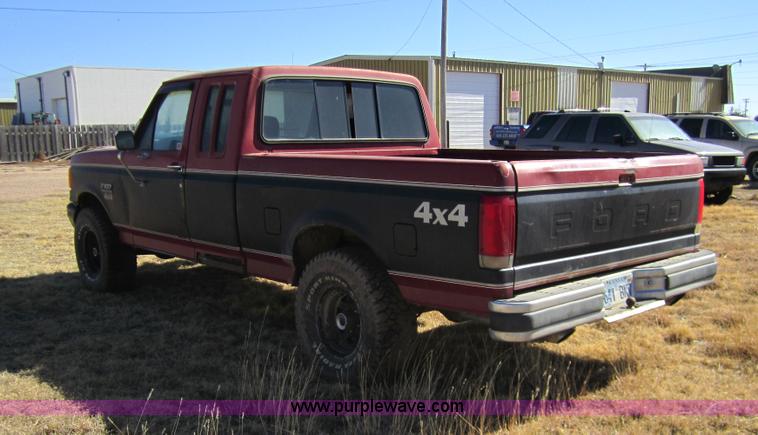 image for item 2969 1988 Ford F150 Custom extended cab pickup truck