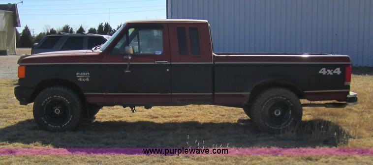 image for item 2969 1988 Ford F150 Custom extended cab pickup truck