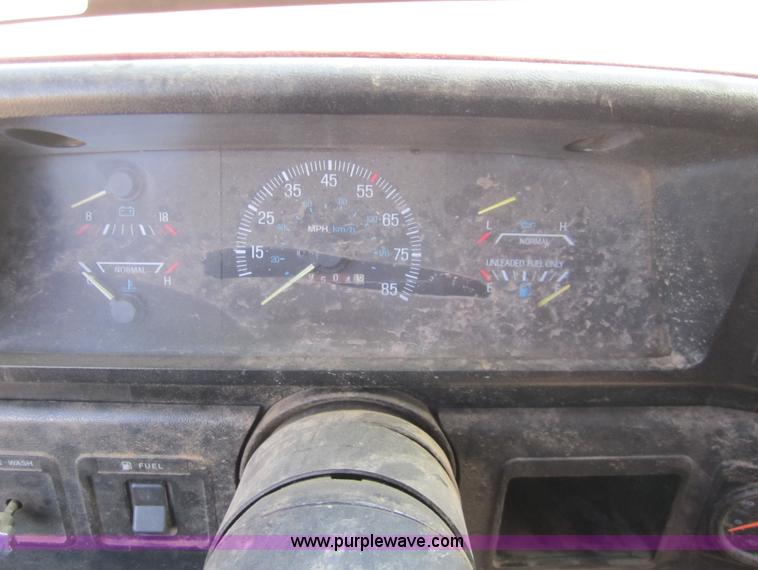 image for item 2969 1988 Ford F150 Custom extended cab pickup truck