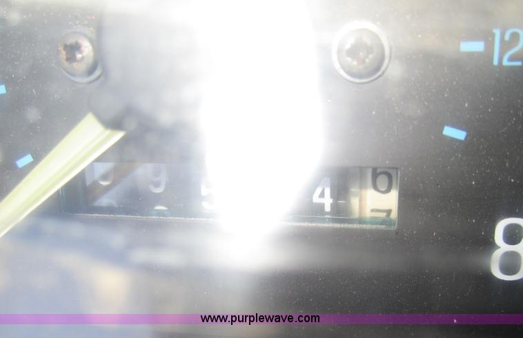 image for item 2969 1988 Ford F150 Custom extended cab pickup truck