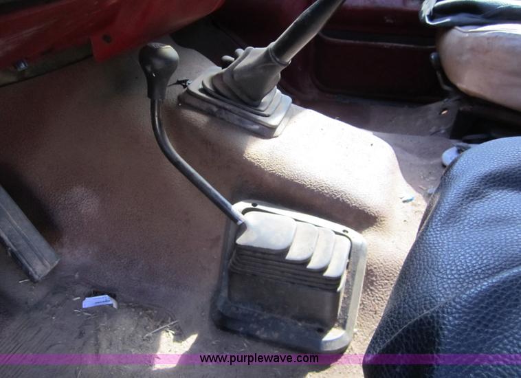 image for item 2969 1988 Ford F150 Custom extended cab pickup truck